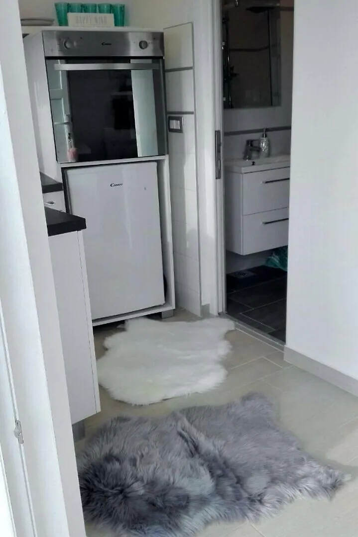 Studio Apartman Vortex Fazana 0*,