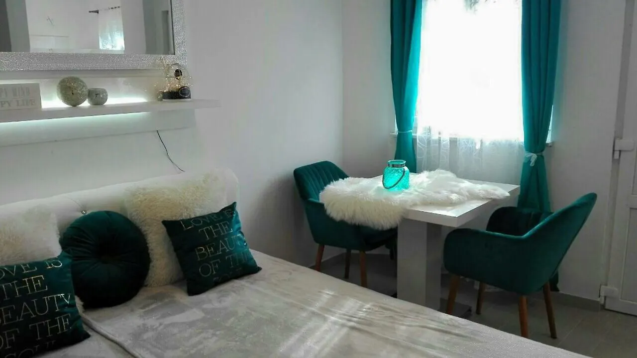 Studio Apartman Vortex Fazana 0*,  Croatia